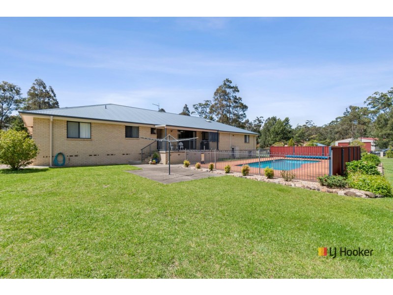 6 Estuary Way, Mossy Point NSW 2537