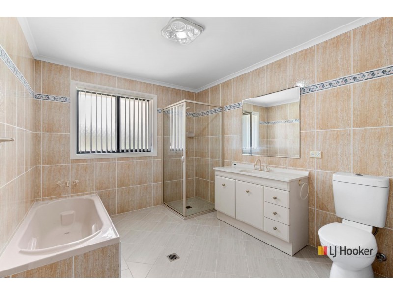 6 Estuary Way, Mossy Point NSW 2537