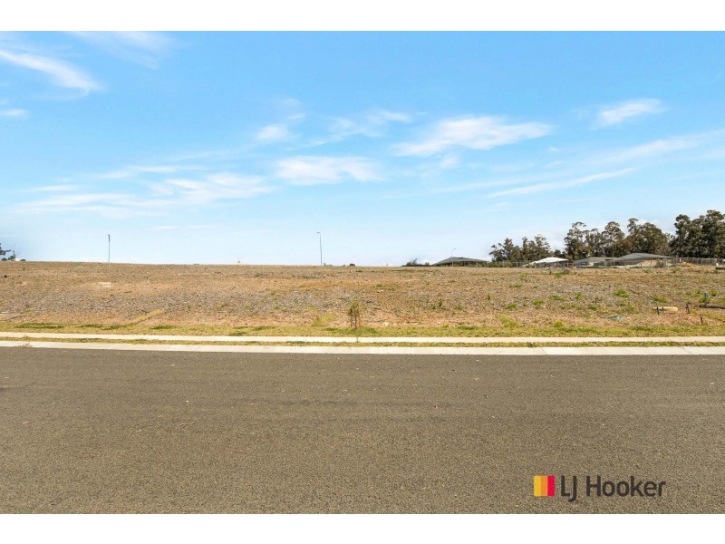 14 Tench Street, Sunshine Bay NSW 2536