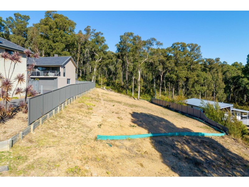 4 Vince Place, Malua Bay NSW 2536