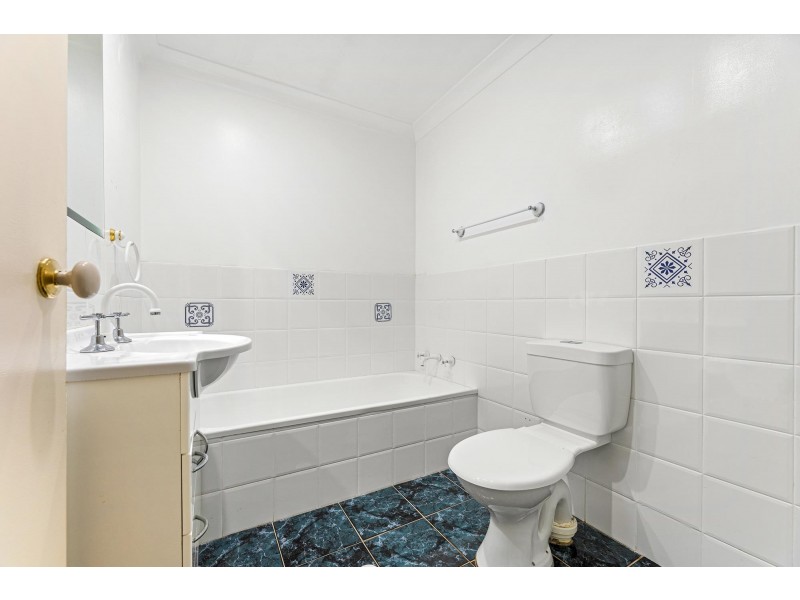 16 Christopher Crescent, Batehaven NSW 2536