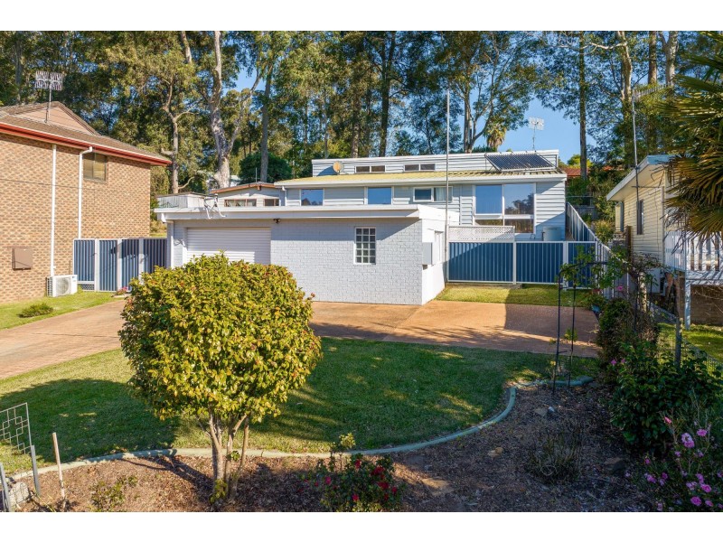 16 Christopher Crescent, Batehaven NSW 2536