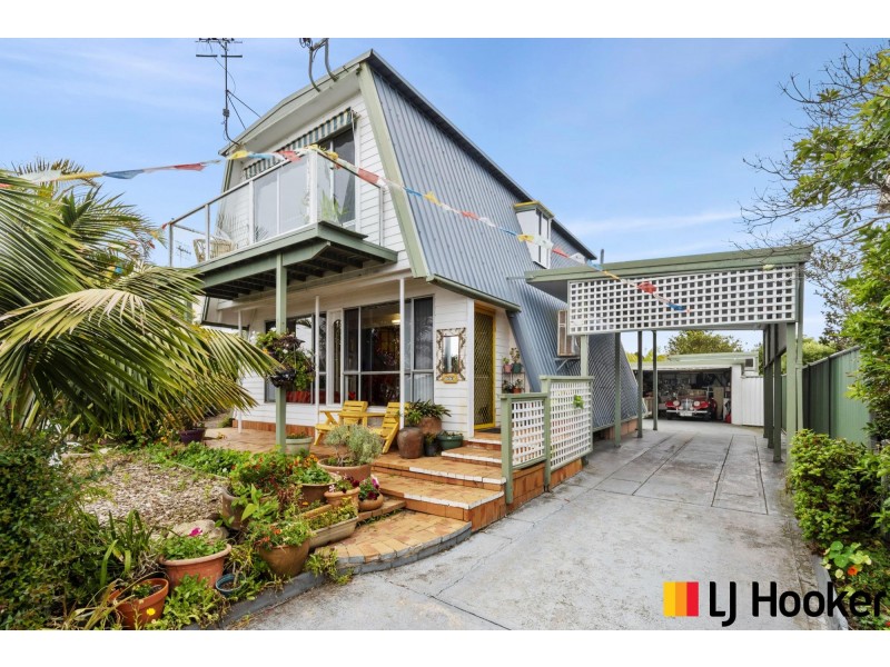 33 Iluka Avenue, Malua Bay NSW 2536