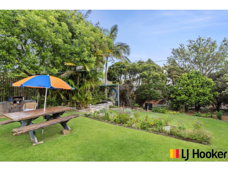 33 Iluka Avenue, Malua Bay NSW 2536