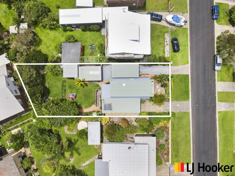 33 Iluka Avenue, Malua Bay NSW 2536