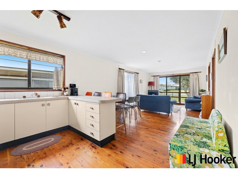 43 Red Hill Parade, Tomakin NSW 2537