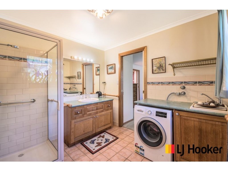1 Halyard Drive, Moruya Heads NSW 2537