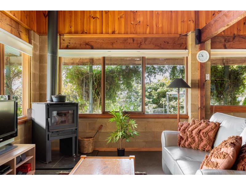 15 Hazel Road, Moruya Heads NSW 2537