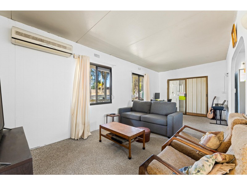 484 Beach Road, Sunshine Bay NSW 2536