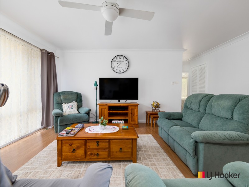 1/4 Eric Fenning Drive, Surf Beach NSW 2536