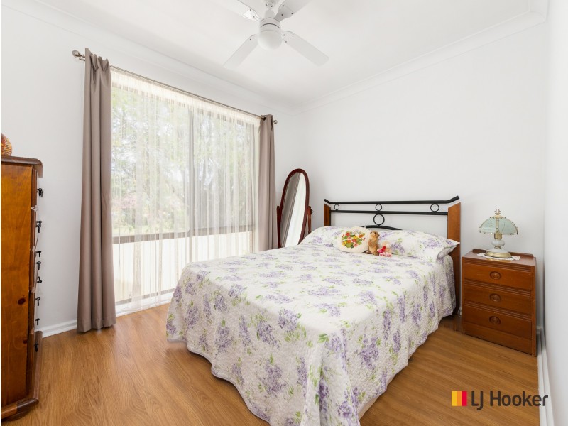 1/4 Eric Fenning Drive, Surf Beach NSW 2536