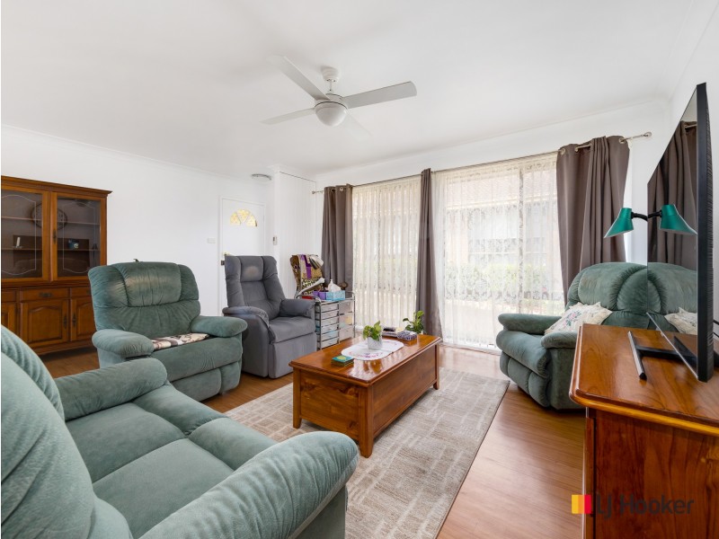 1/4 Eric Fenning Drive, Surf Beach NSW 2536