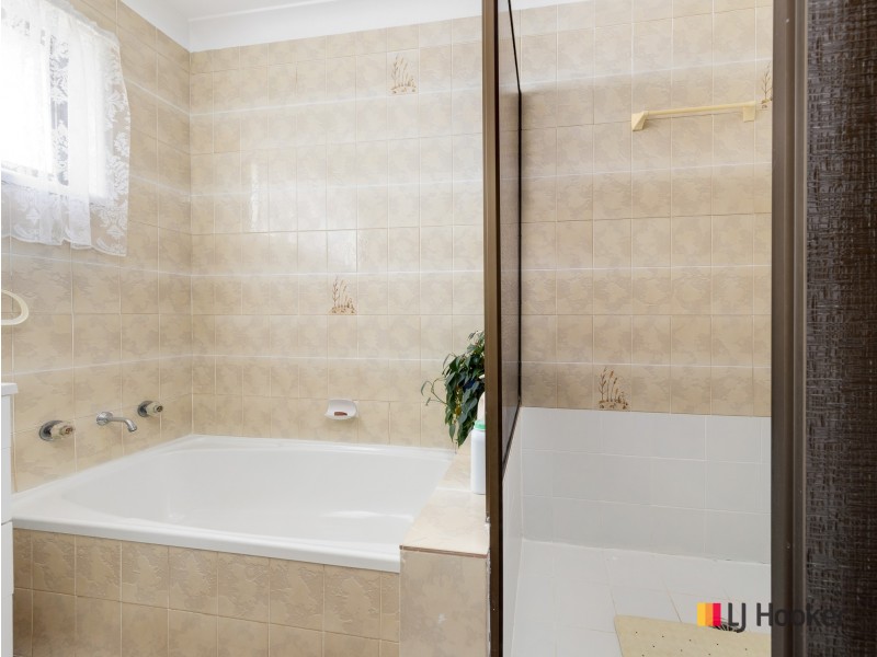 1/4 Eric Fenning Drive, Surf Beach NSW 2536