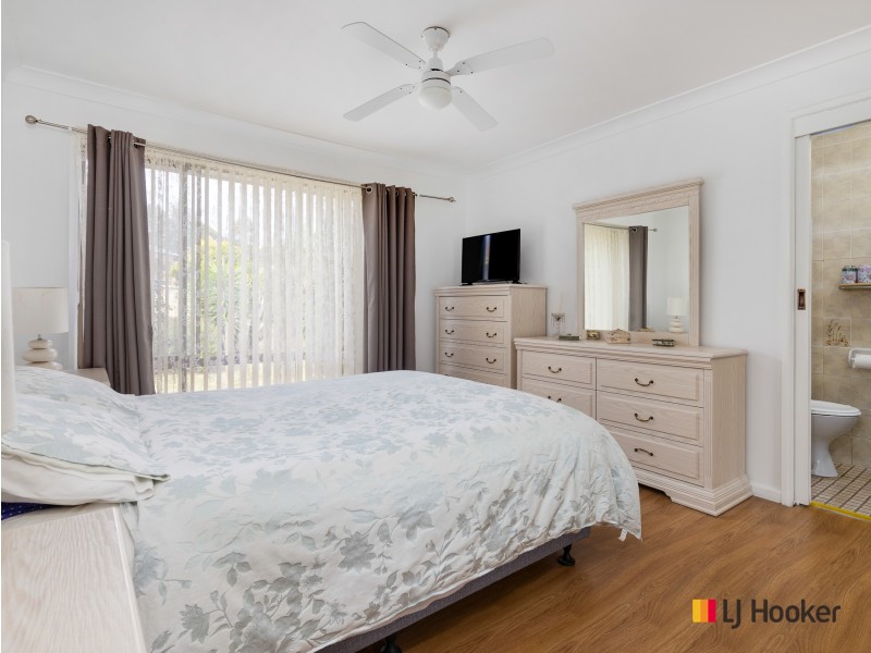 1/4 Eric Fenning Drive, Surf Beach NSW 2536