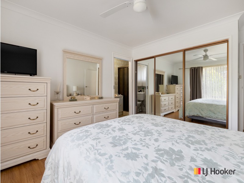 1/4 Eric Fenning Drive, Surf Beach NSW 2536