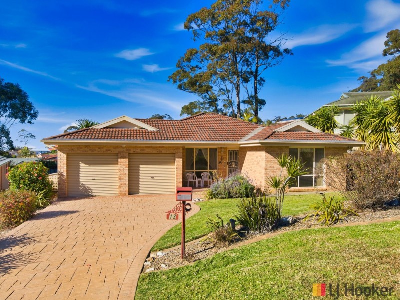 13 Poole Place, Sunshine Bay NSW 2536