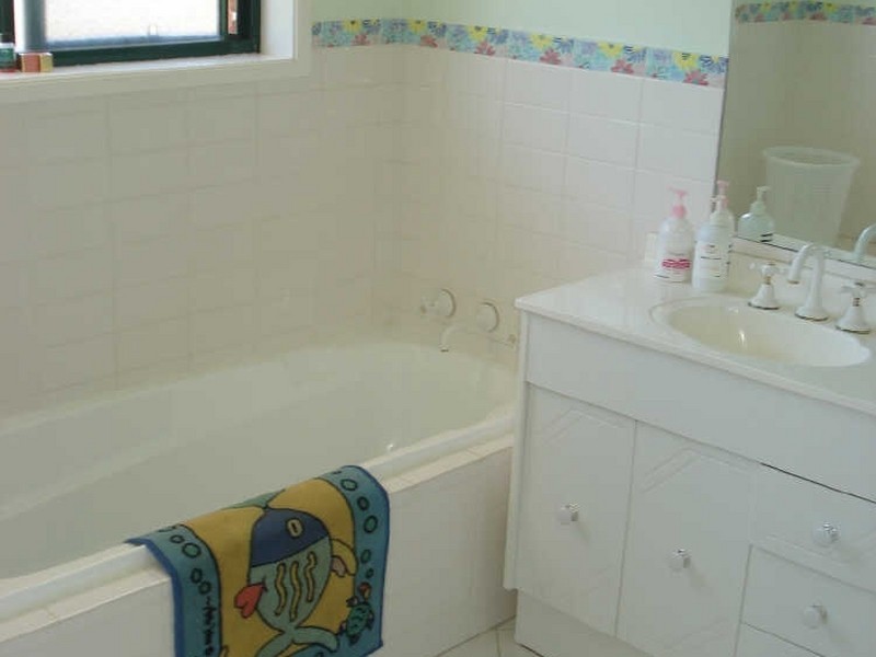 4 Nioka Street, Malua Bay NSW 2536