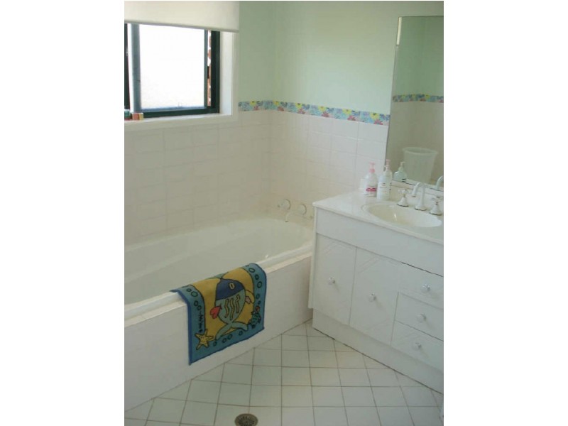 4 Nioka Street, Malua Bay NSW 2536