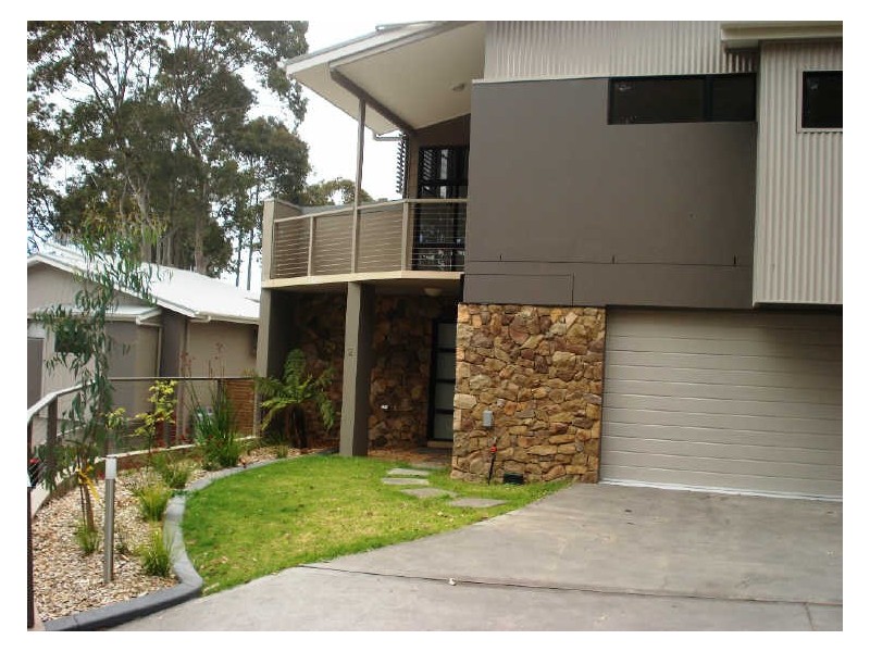 2/20 Sylvan Strert, Malua Bay NSW 2536