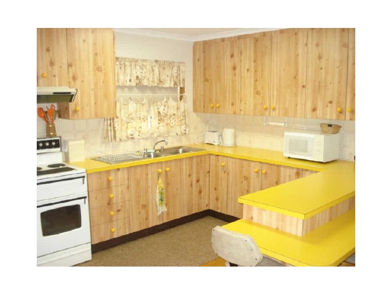 13 Yarralumla Crescent, Tomakin NSW 2537