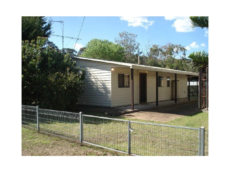 13 Yarralumla Crescent, Tomakin NSW 2537