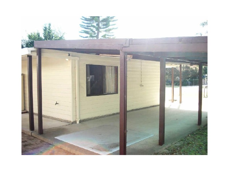 13 Yarralumla Crescent, Tomakin NSW 2537