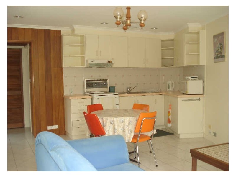 2/11 Nioka Avenue, Malua Bay NSW 2536