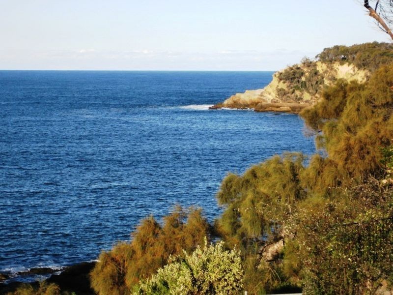 18 Illabunda Drive, Malua Bay NSW 2536