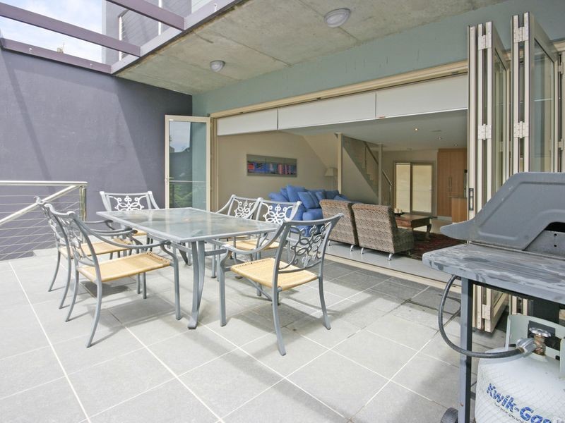 1/16 Wimbin Avenue, Malua Bay NSW 2536