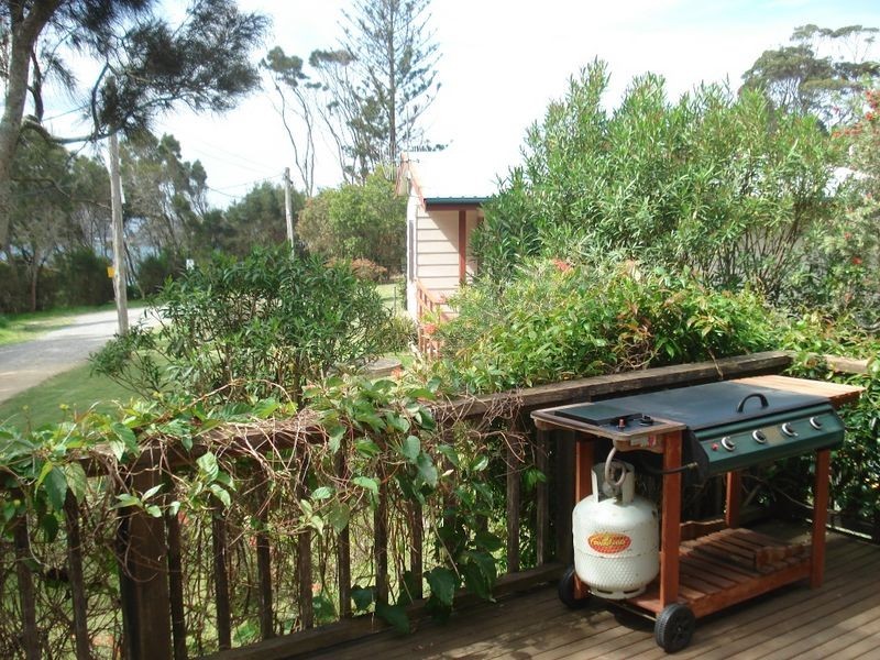 14 Guerilla Bay Road, Guerilla Bay NSW 2536