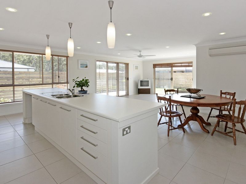 7 Griffiths Run, Broulee NSW 2537