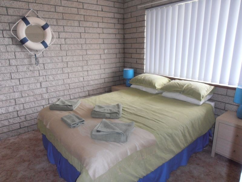 4/10 Catlin Avenue, Batemans Bay NSW 2536