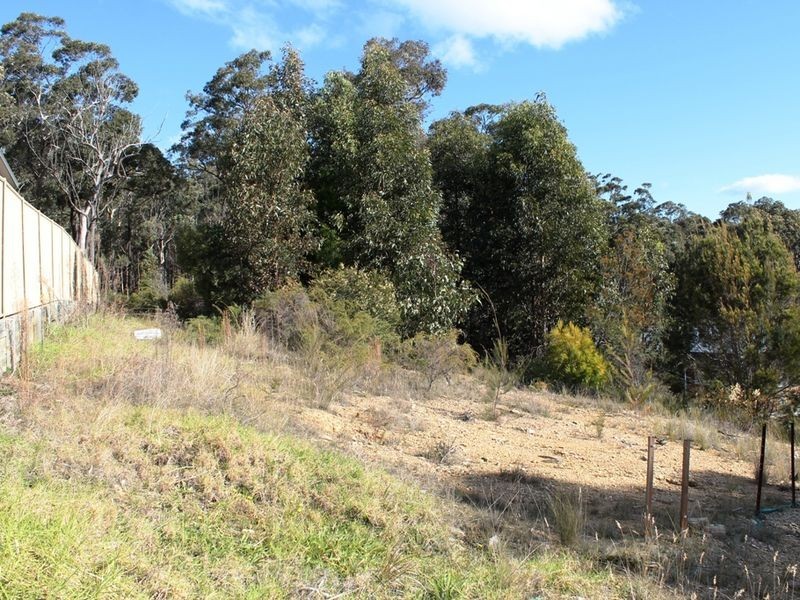 4 Vince Place, Malua Bay NSW 2536