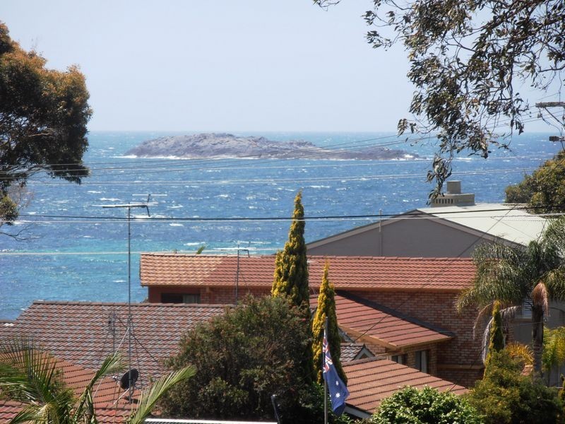 4 Euroka Avenue, Malua Bay NSW 2536