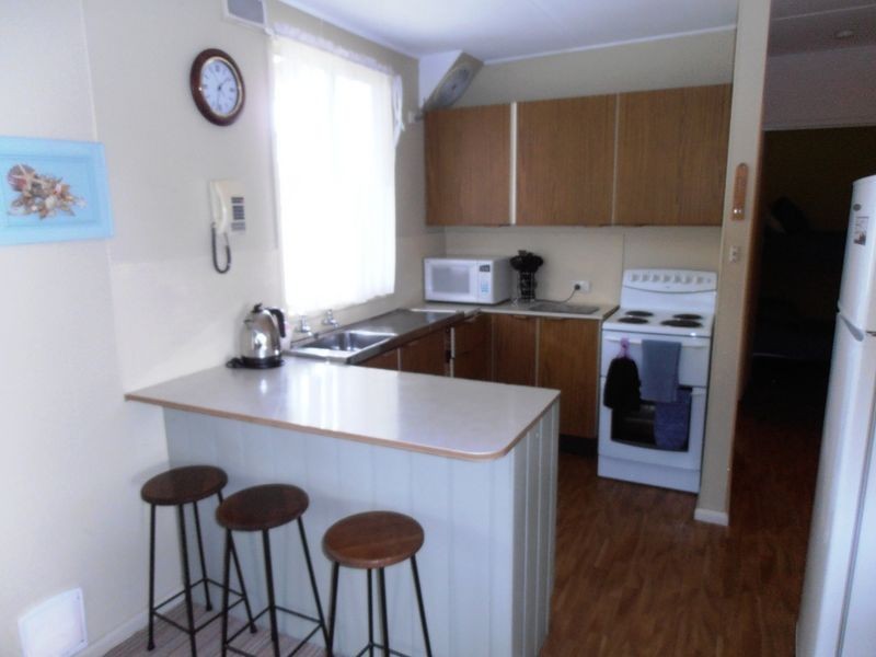 2 Barton Parade, Tomakin NSW 2537
