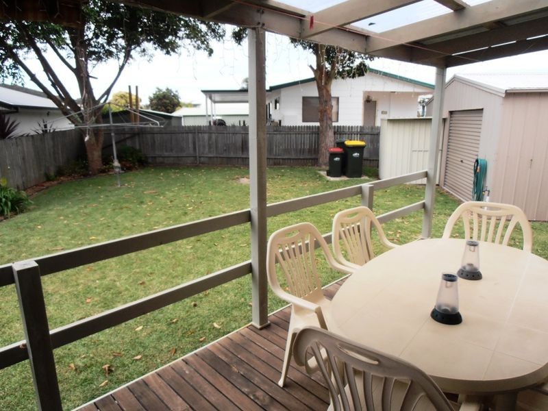 2 Barton Parade, Tomakin NSW 2537