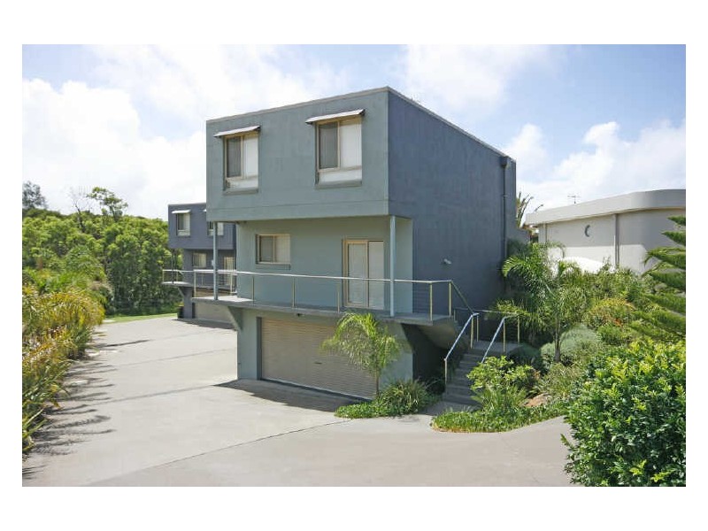 1/16 Wimbin Avenue, Malua Bay NSW 2536