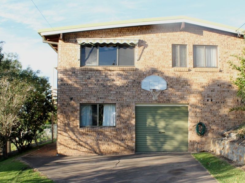10 Waroo Crescent, Malua Bay NSW 2536