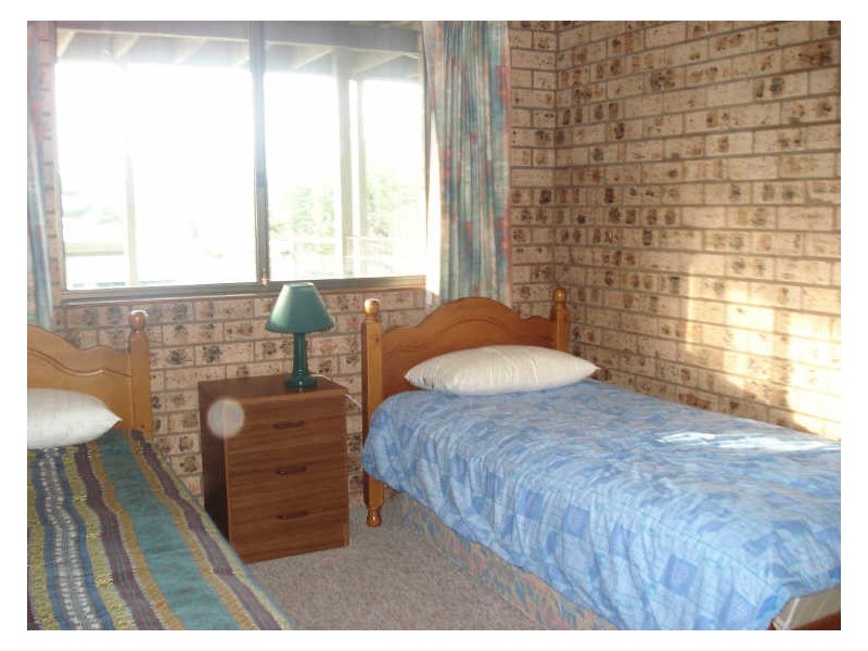 10 Waroo Crescent, Malua Bay NSW 2536