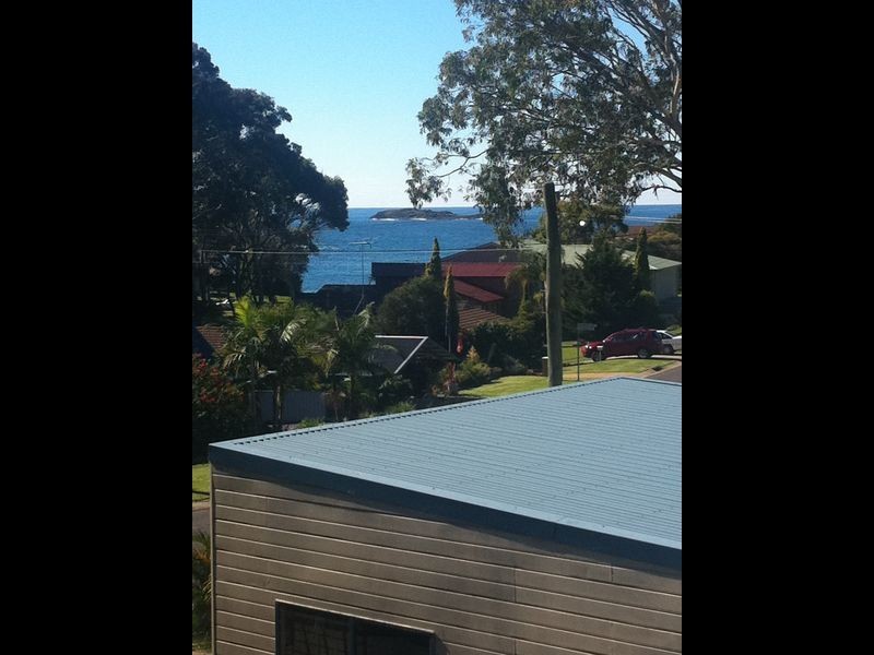 4 Euroka Ave, Malua Bay NSW 2536