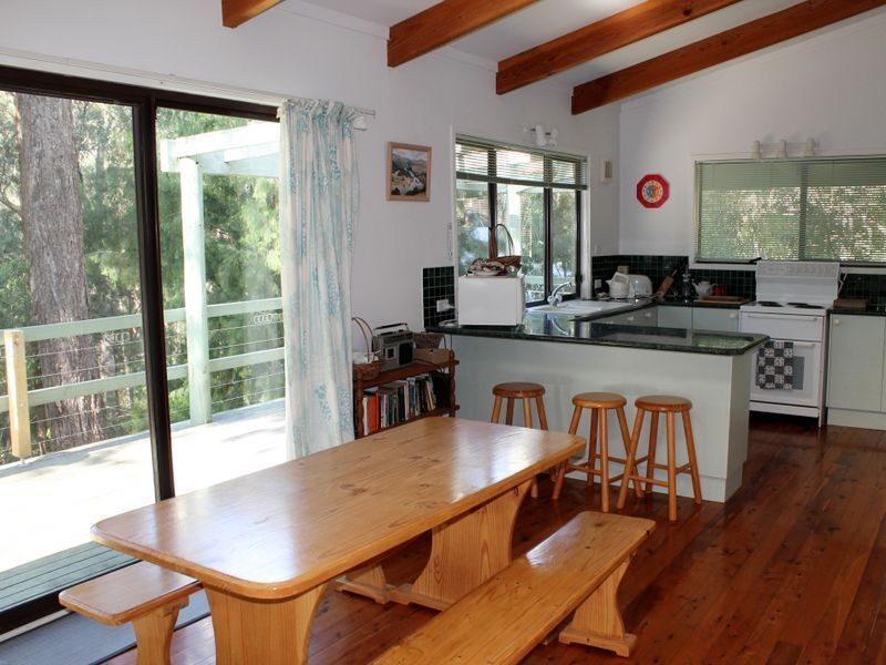 28 Tranquil Bay Place, Rosedale NSW 2536