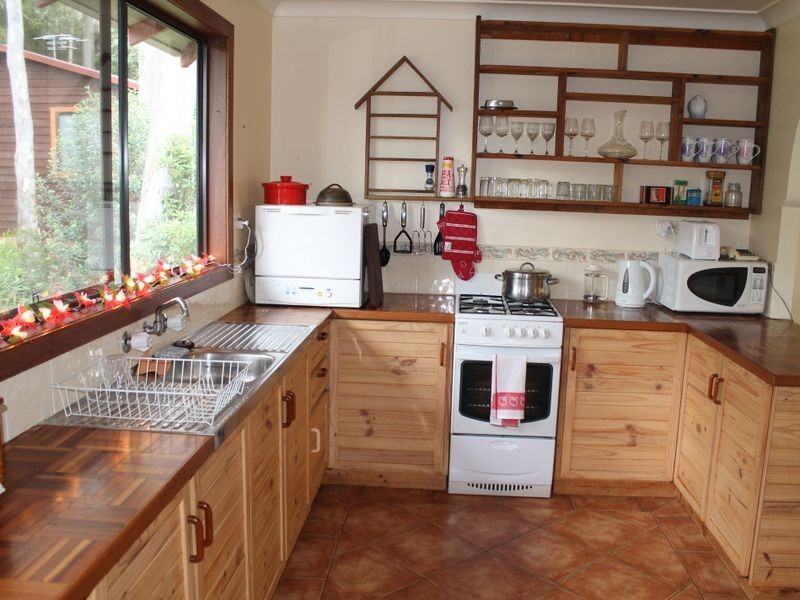 24 Connells Close, Mossy Point NSW 2537