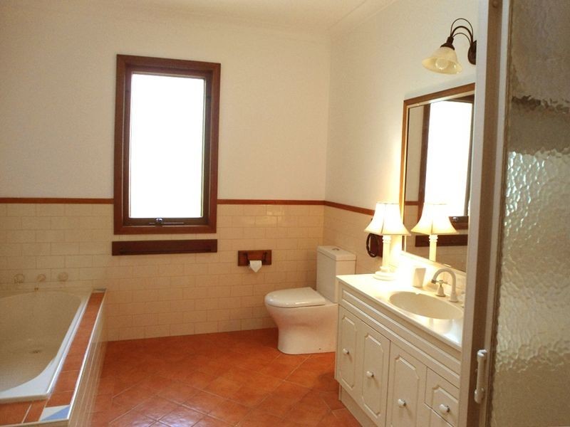 11 Tallwood Crescent, Rosedale NSW 2536