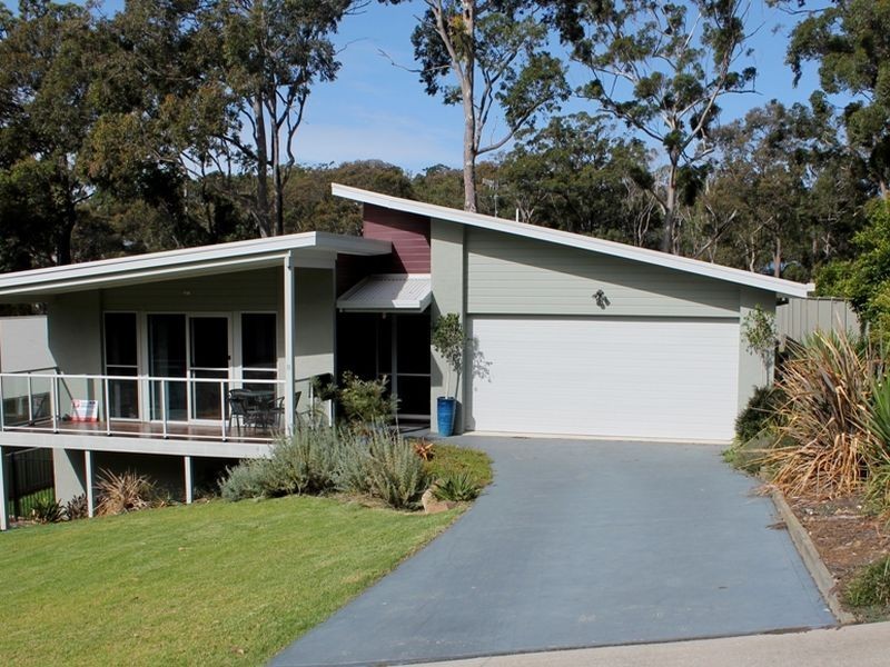 8 Bowerbird Place, Malua Bay NSW 2536