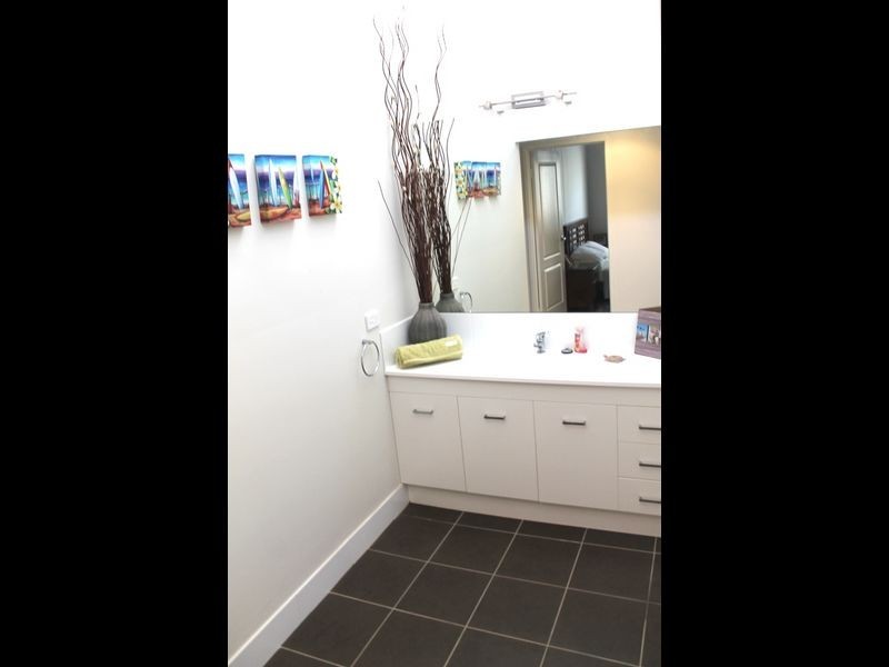 8 Bowerbird Place, Malua Bay NSW 2536