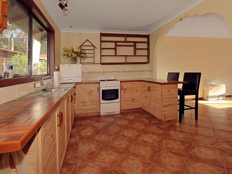 24 Connells Close, Mossy Point NSW 2537