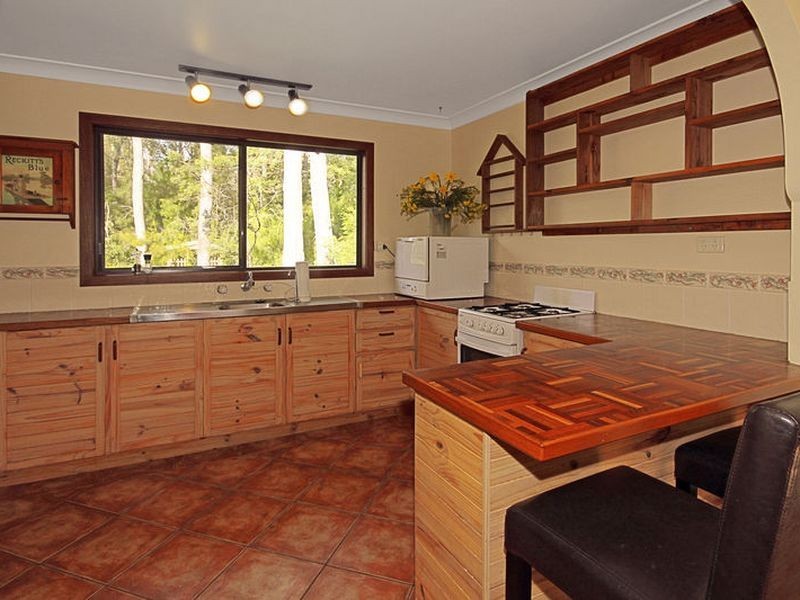 24 Connells Close, Mossy Point NSW 2537