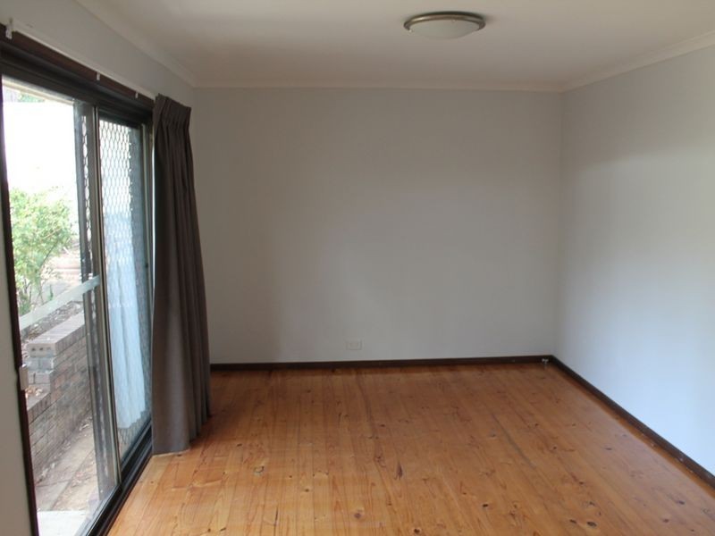 6 Burrawang Cres, Sunshine Bay NSW 2536