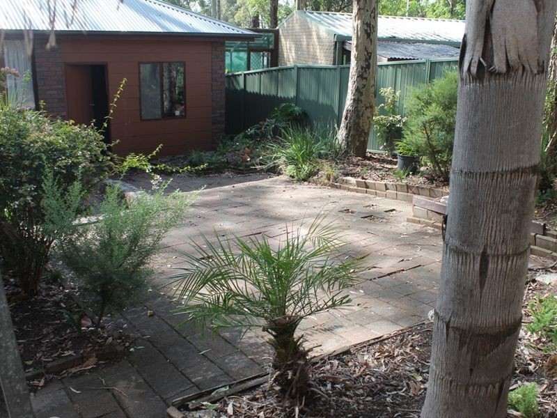 6 Burrawang Cres, Sunshine Bay NSW 2536