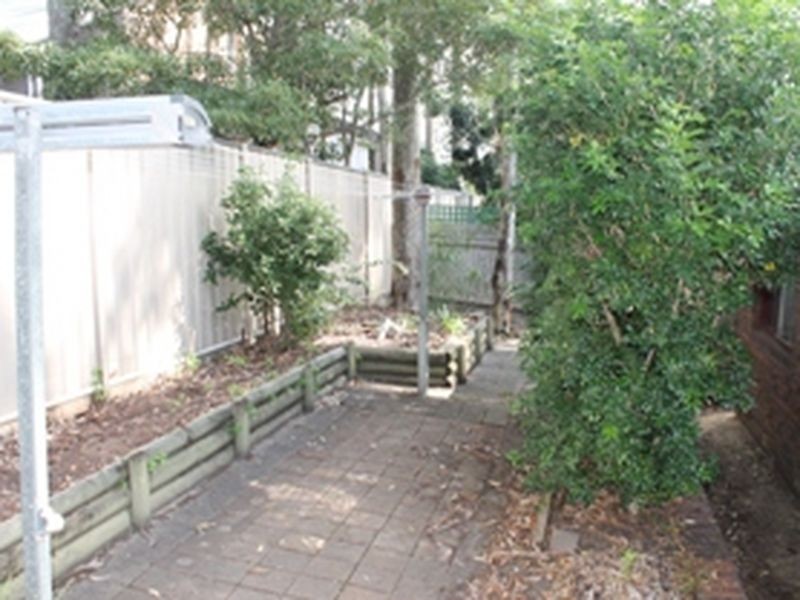 6 Burrawang Cres, Sunshine Bay NSW 2536